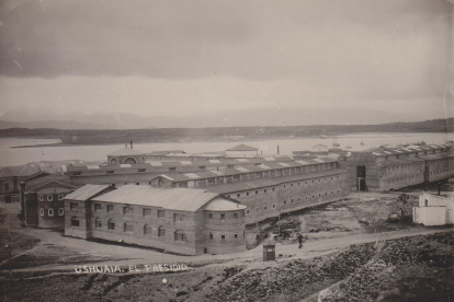 En Ushuaia, el Gobierno argentino abrió en 1902 la prisión más aislada del mundo. Funcionó hasta 1947 y por allí se pasaron delincuentes tan peligrosos como 'El Petiso Orejudo', Cayetano Santos Godino. CORTESÍA DE MANUEL FERNÁNDEZ