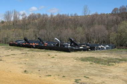 Parte de la estructura del puente continúa embalada in situ tras la fragmentación del paso.