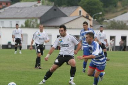 El Arenas sufrió en el último cuarto de hora a pesar de jugar con un jugador más.