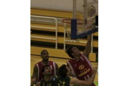 La garra de los jugadores en los minutos finales del último y definitivo cuarto no fue suficiente