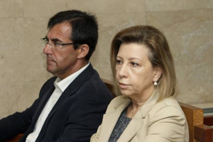 La expresidenta del Consell de Mallorca y de Unió Mallorquina, Maria Antònia Munar, y el exvicepresidente Miquel Nadal, el pasado junio, en la Audiencia de Palma.