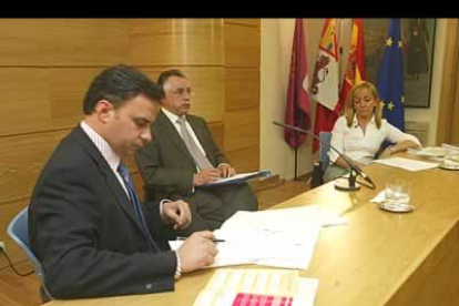 Joaquín Otero es candidato a las Cortes de Castilla y León y al Ayuntamiento de Ponferrada. Isabel Carrasco encabeza la lista del PP a las Cortes.