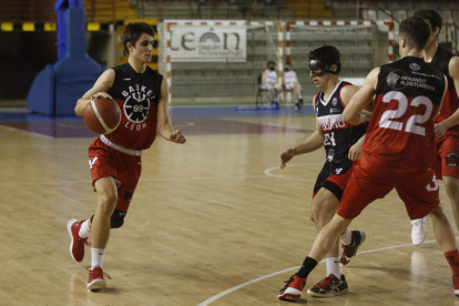 El Ule Basket León no pudo hacer su juego. MARCIANO PÉREZ