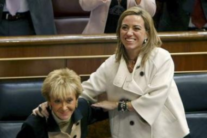 De la Vega y Chacón posaron juntas en el Congreso tras las noticias de sus desavenencias.