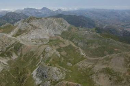 Peña Ubiña, uno de los puntos por los que tenía que pasar el montañero.