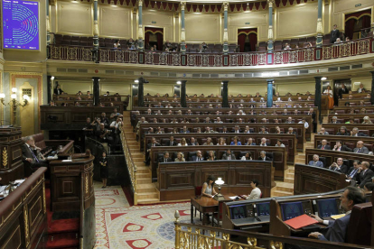 Vista del hemiciclo del Congreso en el que se aprobó con 318 votos a favor, 16 en contra y 2 abstenciones la toma en consideración de la reforma.