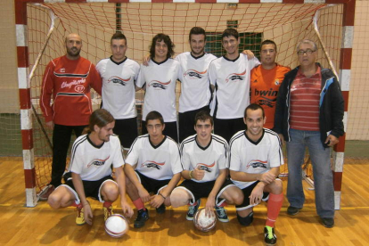 Equipo del Salmerón Peluqueros campeón invicto de Bembibre.