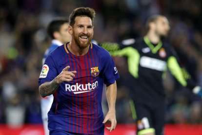 Leo Messi celebra su segundo gol.