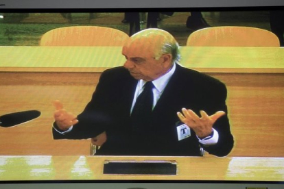 Fotografía del monitor de la Audiencia Nacional mientras declaraba el expresidente del BBVA, Francisco González, como testigo en el caso Bankia.