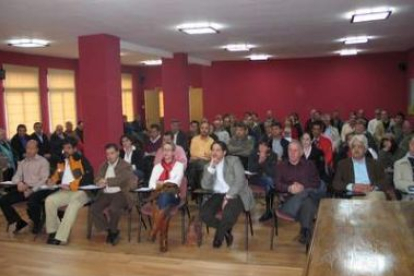 Nicanor Sen en uno de los momentos del debate sobre las directrices de ordenación del territorio