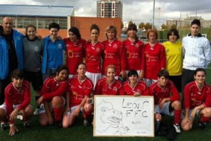Formación del equipo del León FF B de la 1.ª Regional Femenina.