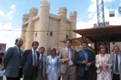 García-Prieto, segundo por la izquierda, y Martínez Majo, en el centro, durante la inauguración