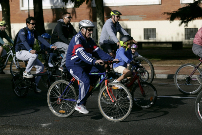 Participantes en el Día de la Bici. FERNANDO OTERO