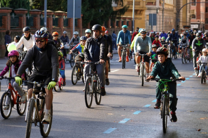 Celebración del Día de la Bici en León. CAMPILLO