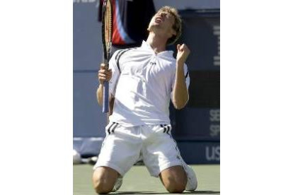 Ferrero celebra el triunfo que le daba el puesto número 1 de la ATP