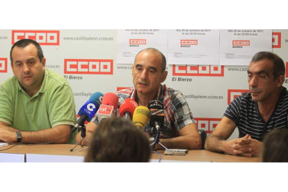 Ursicino Sánchez, Vicente Mirón y Alfredo Peláez, ayer al anunciar la manifestación de CC.OO.