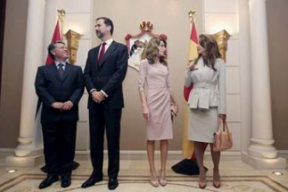 Abdalá II de Jordania, los príncipes de Asturias y la reina Rania.