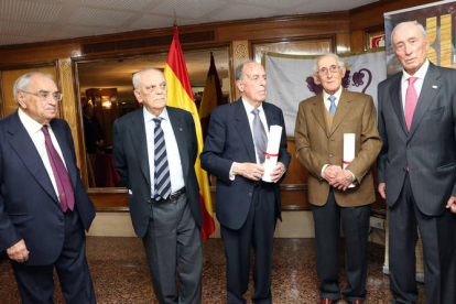 El tradicional Cocido Maragato de la Casa de León en Madrid, con el que se rindió homenaje a los más veteranos de la institución. BENITO ORDÓÑEZ