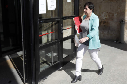 Cabañas entra a los juzgados de Sáenz de Miera. MARCIANO PÉREZ