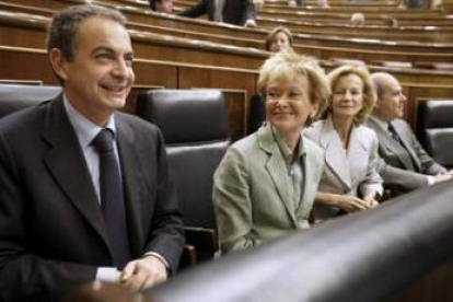 Zapatero, y los tres vicepresidentes, De la Vega, Salgado y Chaves, en el Congreso.