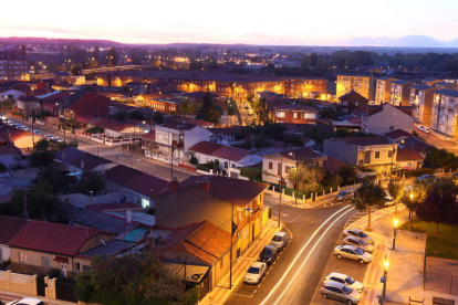 Vista nocturna de la zona de pequeñas viviendas del barrio de Pinilla. SECUNDINO PÉREZ