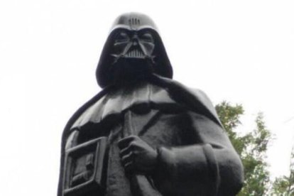 Detalle de la nueva estatua de Darth Vader, en Odesa.