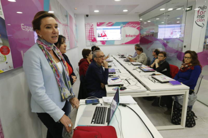 Victoria Seco, directora de Telecomunicaciones, en el acto de ayer en Espacio CyL Digital. RAMIRO