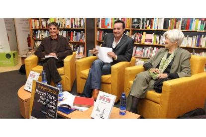 Alonso Carnicer, Carlos Fidalgo y Doireann MacDermott, en la presentación.