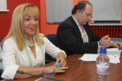 Isabel Carrasco y Eduardo Fernández, durante la Junta Provincial