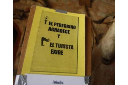 Cartel visible en uno de los albergues de la provincia.