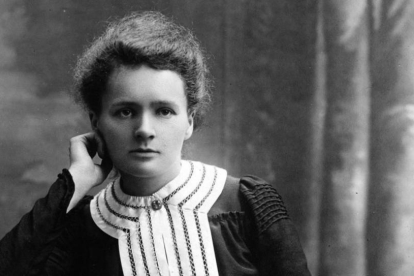 Considerada la madre de la física moderna, fue la primera mujer en ganar el Nobel.
