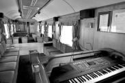 Aspecto interior de uno de los vagones del tren de Feve