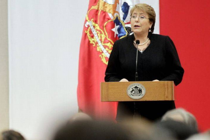 Michelle Bachelet, durante la ceremonia de conmemoración del 41º aniversario del golpe militar contra Allende, este jueves en el palacio de la Moneda.