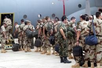Los militares partieron de la base aérea de Getafe para su misión en Afganistán