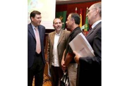Fernández Carriedo inauguró un Foro sobre Energía Nuclear