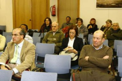 Los asistentes se interesaron por la protección ante los malos tratos