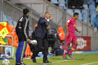 Paco Herrera dirigiendo su último partido en Getafe