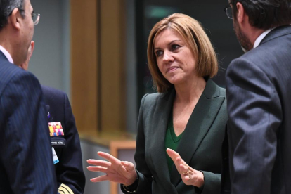 La ministra de Defensa, María Dolores de Copedal, en una cumbre en Bruselas, esta semana.