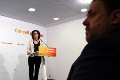 Marta Rovira y Oriol Junqueras, en el Consell Nacional de ERC.