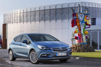 Actualización estética y funcional en la nueva entrega del Astra, uno de los abanderados de Opel.
