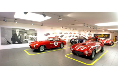 Leyendas en la historia deportiva de Ferrari: 250 Mille Miglia, 375 Mille Miglia Spider, 250 LM y la mítica Berlinetta 250 GT de Stirling Moss.