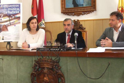 Carmen de la Torre, José Miguel Palazuelo y Carlos Ramos, ayer en el Ayuntamiento.
