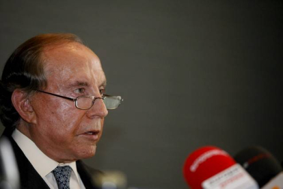 José María Ruiz Mateos, durante una rueda de prensa en Pozuelo de Alarcón, en el 2011.