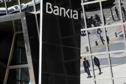 La acristalada fachada de la sede central de Bankia en Madrid.