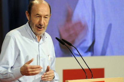 El secretario general del PSOE, Alfredo Pérez Rubalcaba, en Albacete.