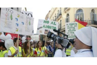 Integrantes de la marcha contra la reforma de la ley del aborto que se está desarrollando en Madrid.