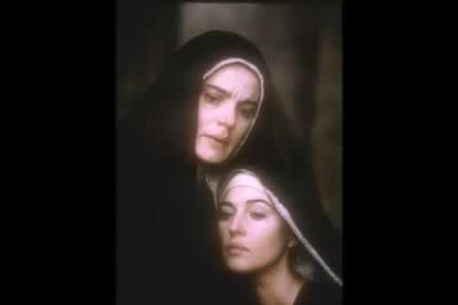 <b>Maia Morgestern</b> interpreta el papel de María (izq) y <b>Mónica Belluci</b> es María Madgalena, las dos principales mujeres en la vida de Cristo.