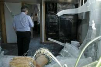 Una imagen del cuadro eléctrico donde comenzó el incendio en la residencia El Camino de Cacabelos