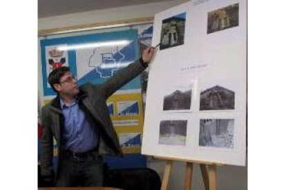 Iván Alonso explica cual es la pieza desparecida de la ermita de Montes