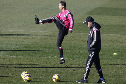 Ancelotti asegura que Cristiano jugará porque está bien de su rodilla.